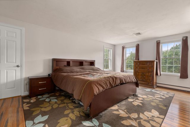 120 North Ave, Mendon, MA 01756