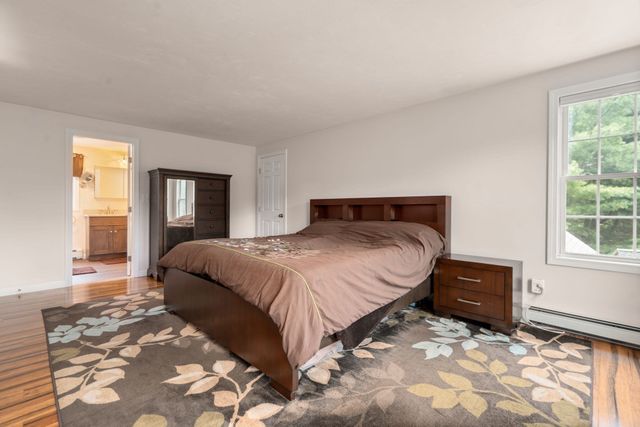 120 North Ave, Mendon, MA 01756