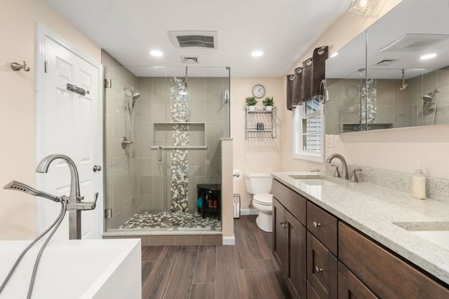 120 North Ave, Mendon, MA 01756
