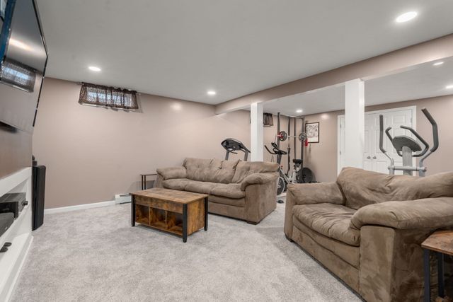 120 North Ave, Mendon, MA 01756