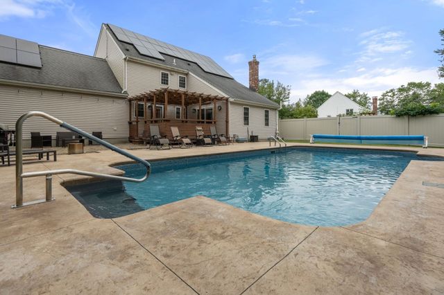 120 North Ave, Mendon, MA 01756