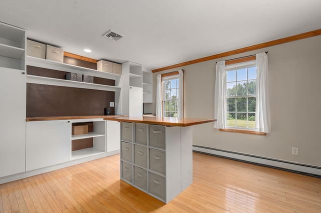 120 North Ave, Mendon, MA 01756