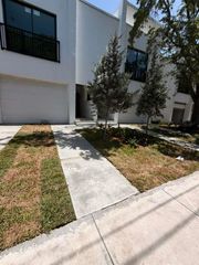 138 NW 33rd Street, Miami, FL 33127