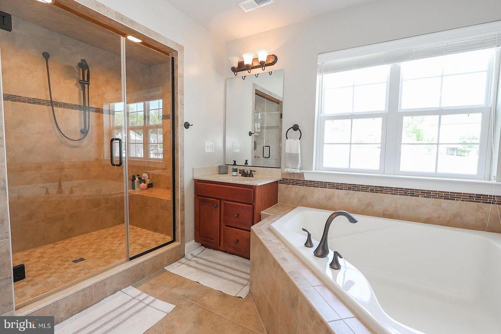 Image 18 of property listing at 43356 QUAIL ST, Hollywood, MD 20636
