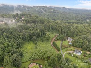 111 Stirling Lane, Hendersonville, NC 28791