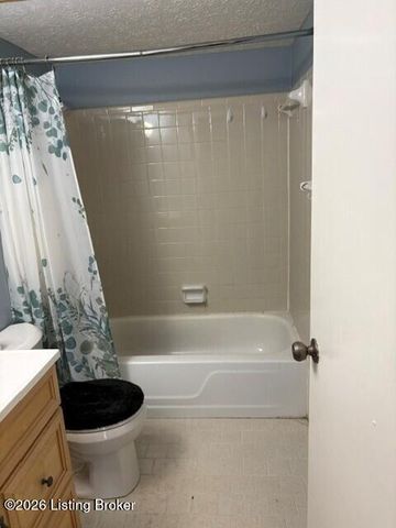 165 Thierman Ln 208, Louisville, KY 40207