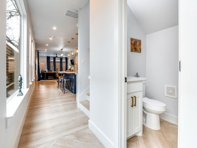 1960 Toronto Street, Dallas, TX 75212