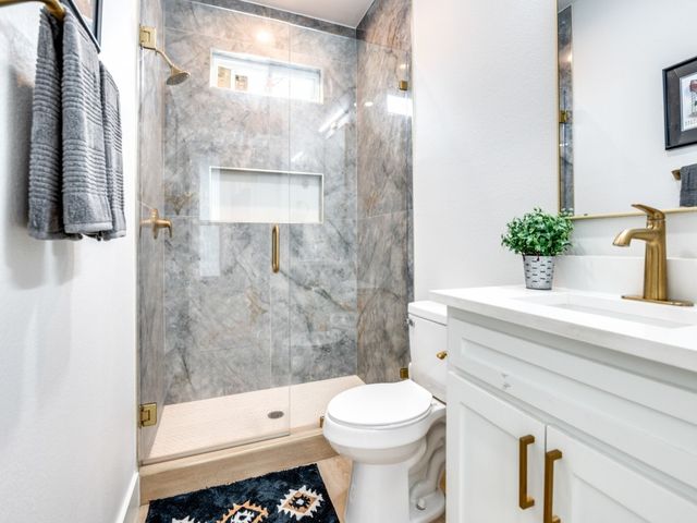 1960 Toronto Street, Dallas, TX 75212