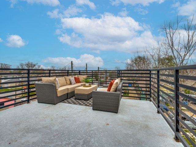 1960 Toronto Street, Dallas, TX 75212