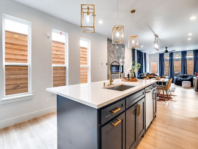 1960 Toronto Street, Dallas, TX 75212