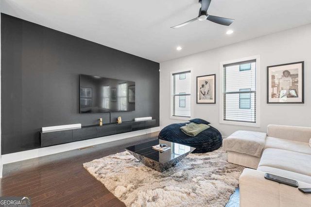 2004 Oak Lane NW, Atlanta, GA 30318