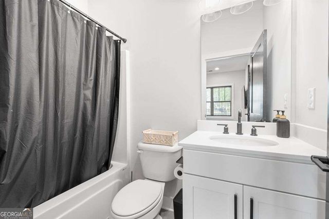 2004 Oak Lane NW, Atlanta, GA 30318