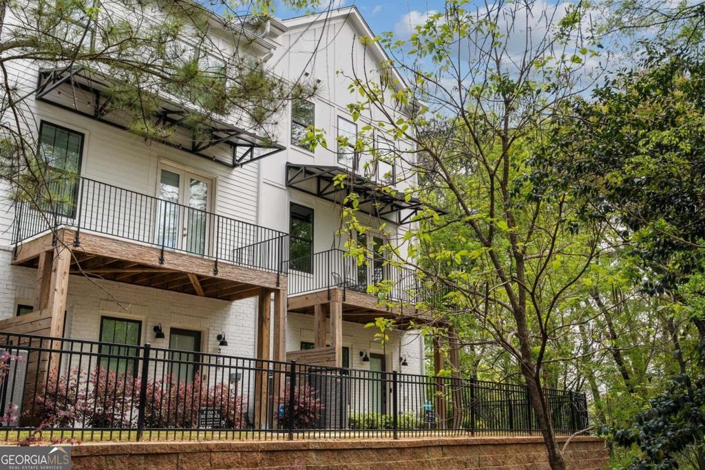 2004 Oak Lane NW, Atlanta, GA 30318