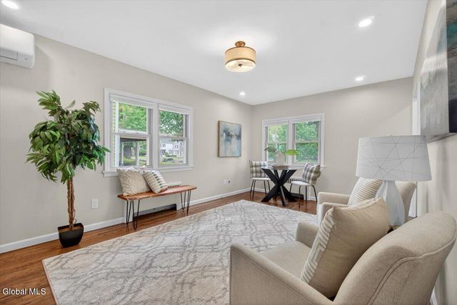 11 Norwood Avenue, Albany, NY 12208