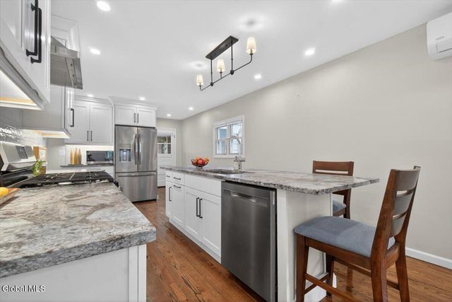 11 Norwood Avenue, Albany, NY 12208