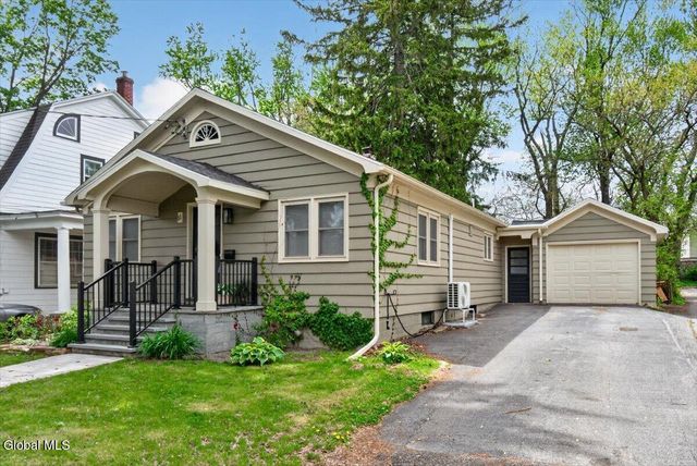 11 Norwood Avenue, Albany, NY 12208