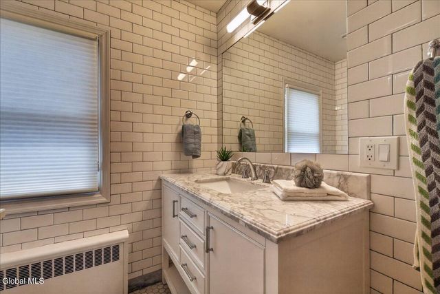 11 Norwood Avenue, Albany, NY 12208