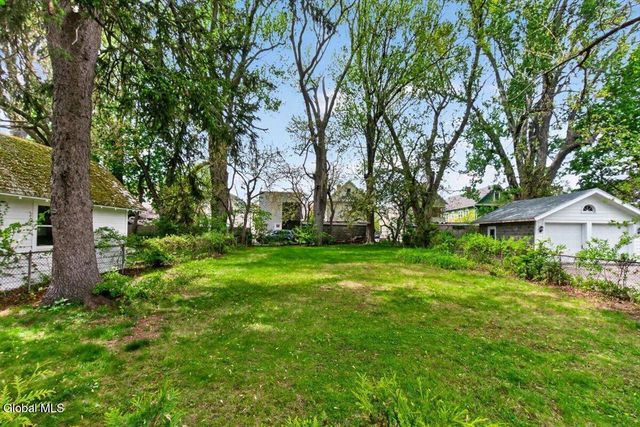 11 Norwood Avenue, Albany, NY 12208