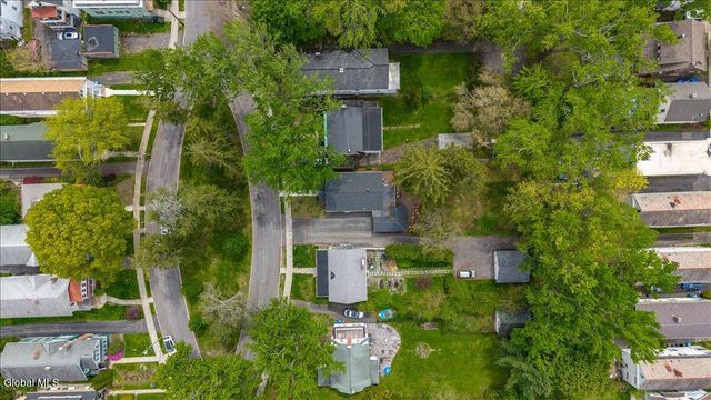 11 Norwood Avenue, Albany, NY 12208