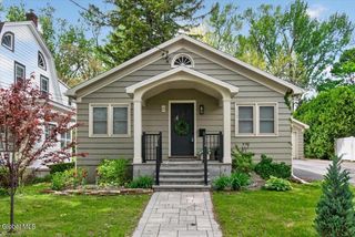 11 Norwood Avenue, Albany, NY 12208