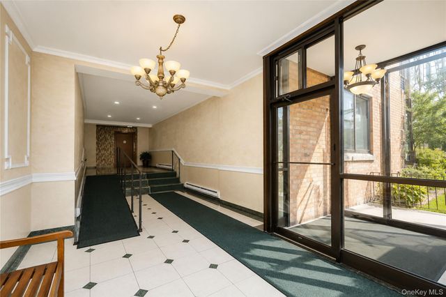 1160 Richmond Road 2F, Staten Island, NY 10304