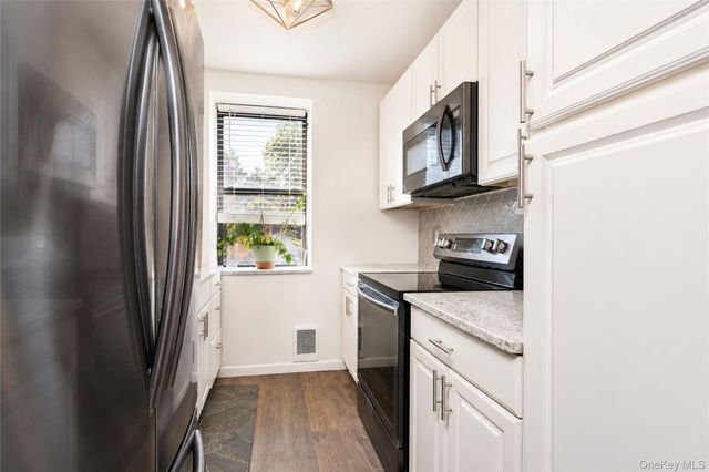 1160 Richmond Road 2F, Staten Island, NY 10304