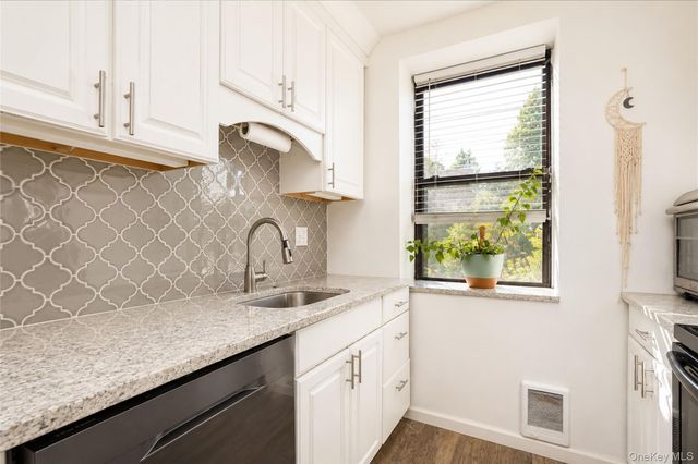 1160 Richmond Road 2F, Staten Island, NY 10304