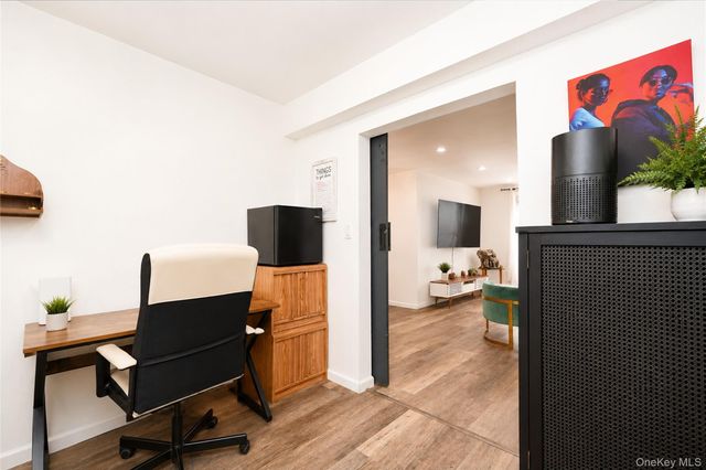 1160 Richmond Road 2F, Staten Island, NY 10304