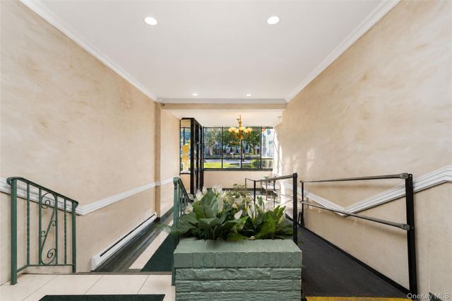 1160 Richmond Road 2F, Staten Island, NY 10304
