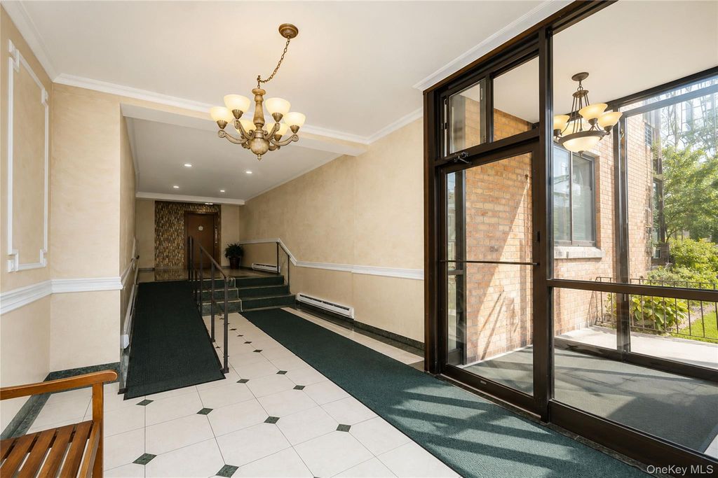 1160 Richmond Road 2F, Staten Island, NY 10304 — photo 2