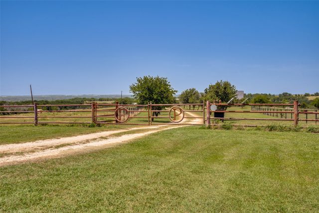 243 Rock Court, Decatur, TX 76234