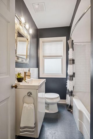 15 Upton Avenue S, Minneapolis, MN 55405