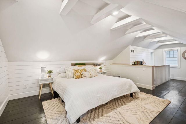 15 Upton Avenue S, Minneapolis, MN 55405