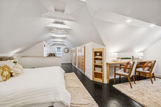 15 Upton Avenue S, Minneapolis, MN 55405