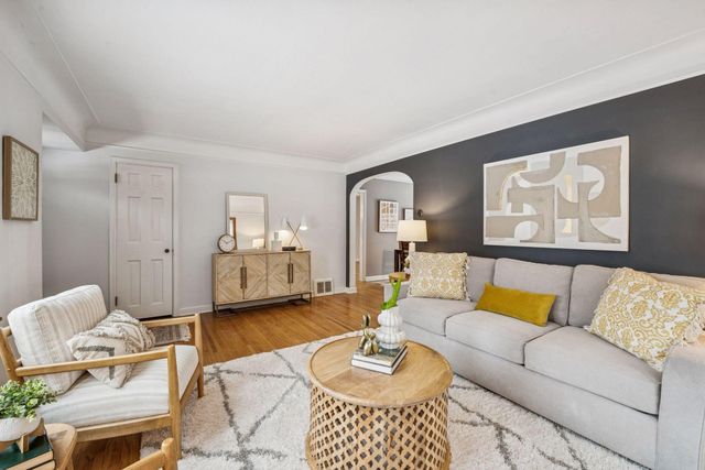 15 Upton Avenue S, Minneapolis, MN 55405