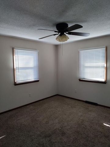 800 KROHN ST, Boonville, MO 65233