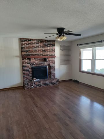 800 KROHN ST, Boonville, MO 65233