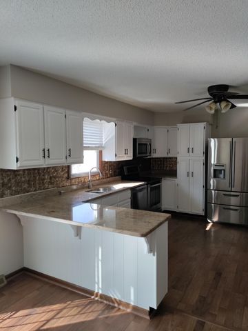 800 KROHN ST, Boonville, MO 65233