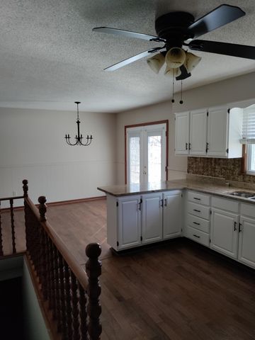 800 KROHN ST, Boonville, MO 65233