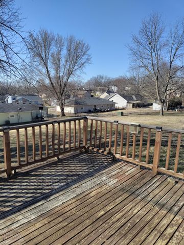 800 KROHN ST, Boonville, MO 65233