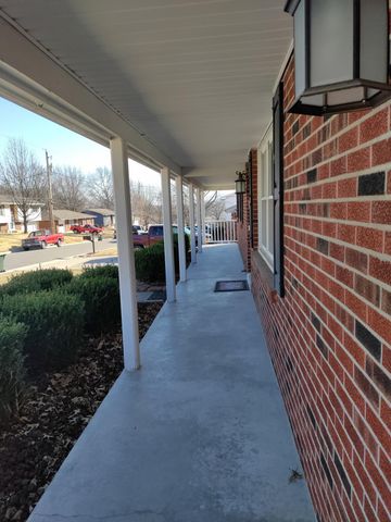 800 KROHN ST, Boonville, MO 65233