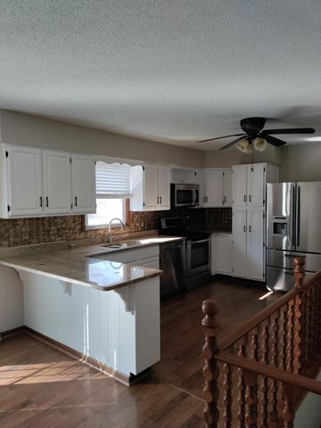 800 KROHN ST, Boonville, MO 65233