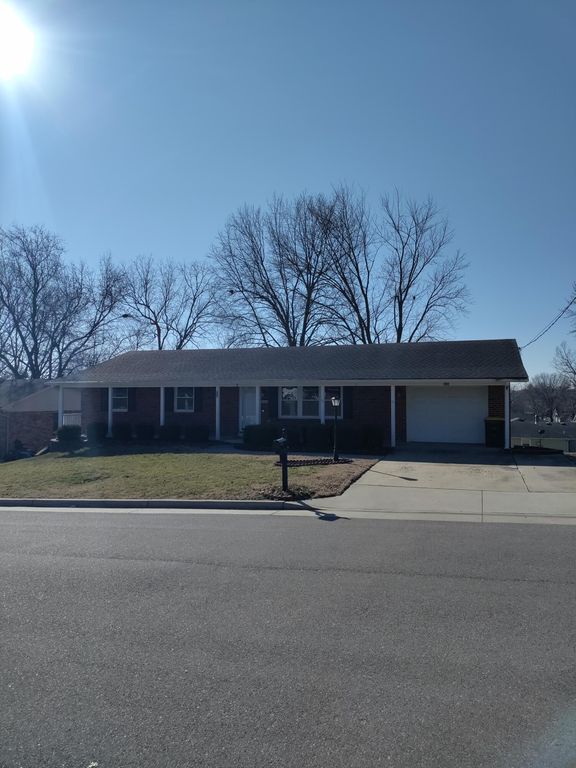 800 KROHN ST, Boonville, MO 65233