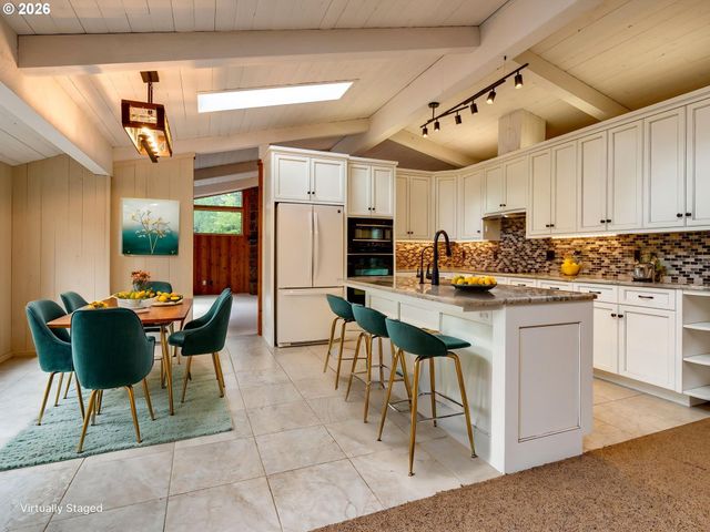 16700 Se VAN ZYL Dr, Damascus, OR 97089
