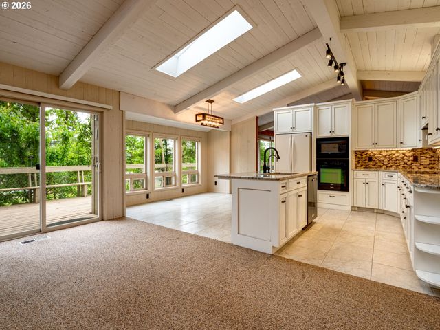 16700 Se VAN ZYL Dr, Damascus, OR 97089