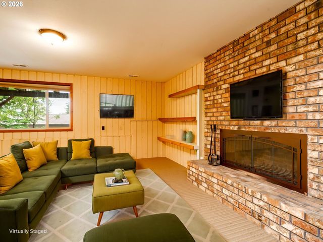 16700 Se VAN ZYL Dr, Damascus, OR 97089