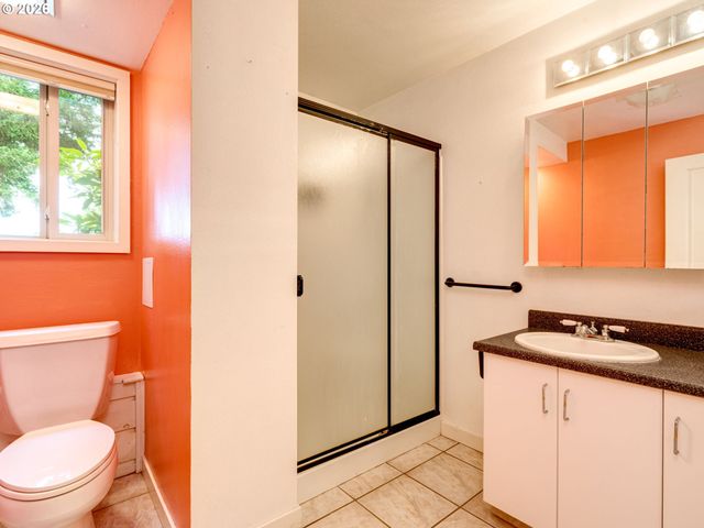 16700 Se VAN ZYL Dr, Damascus, OR 97089