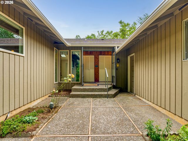 16700 Se VAN ZYL Dr, Damascus, OR 97089
