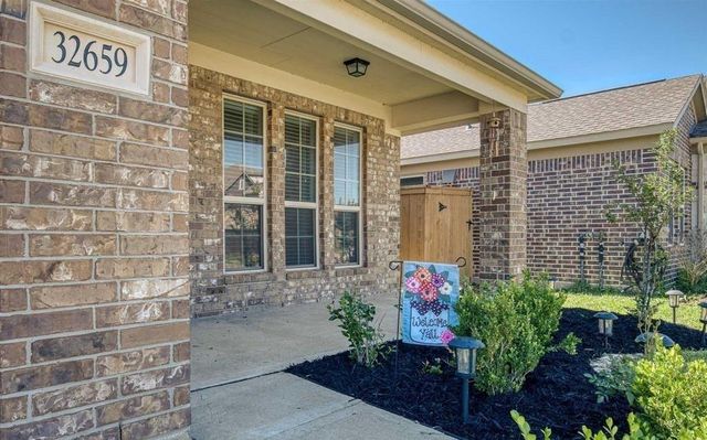 32659 Timber Point Dr, Brookshire, TX 77423