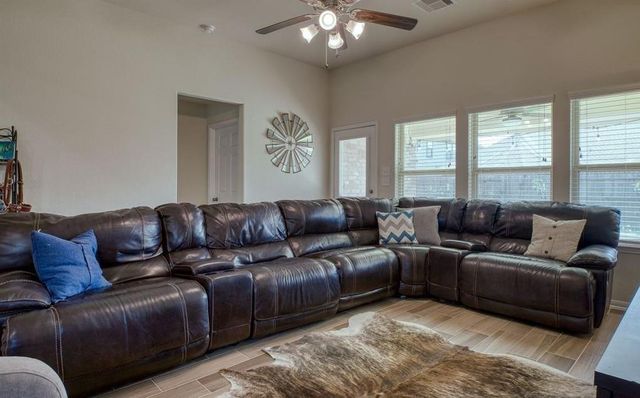 32659 Timber Point Dr, Brookshire, TX 77423